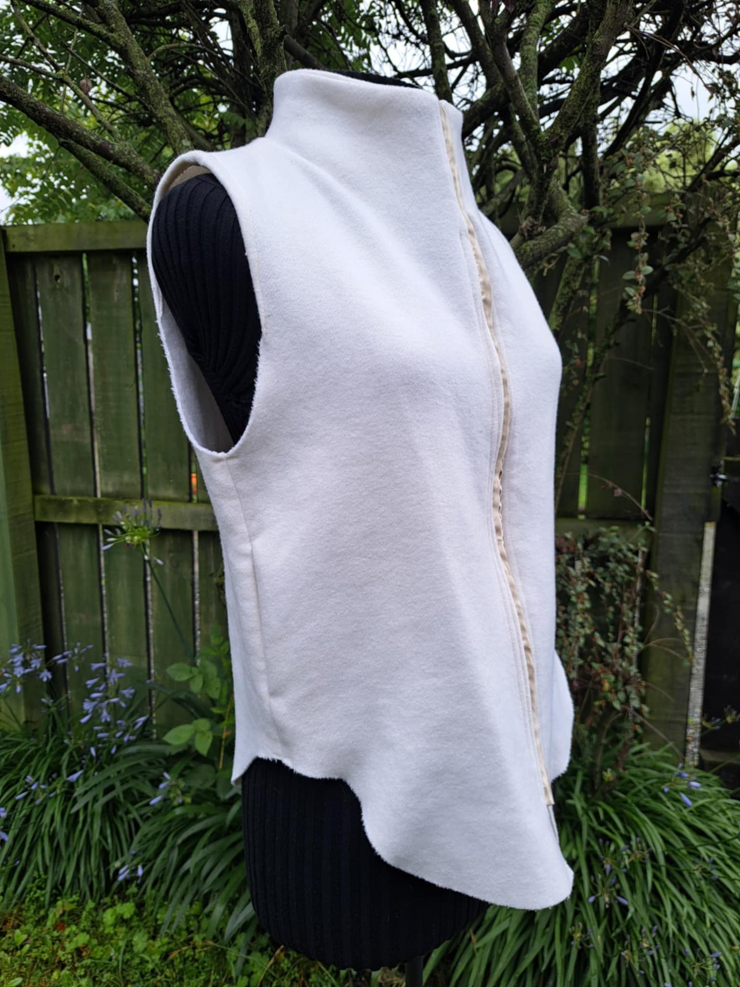 Romantic wool vest for any occasion