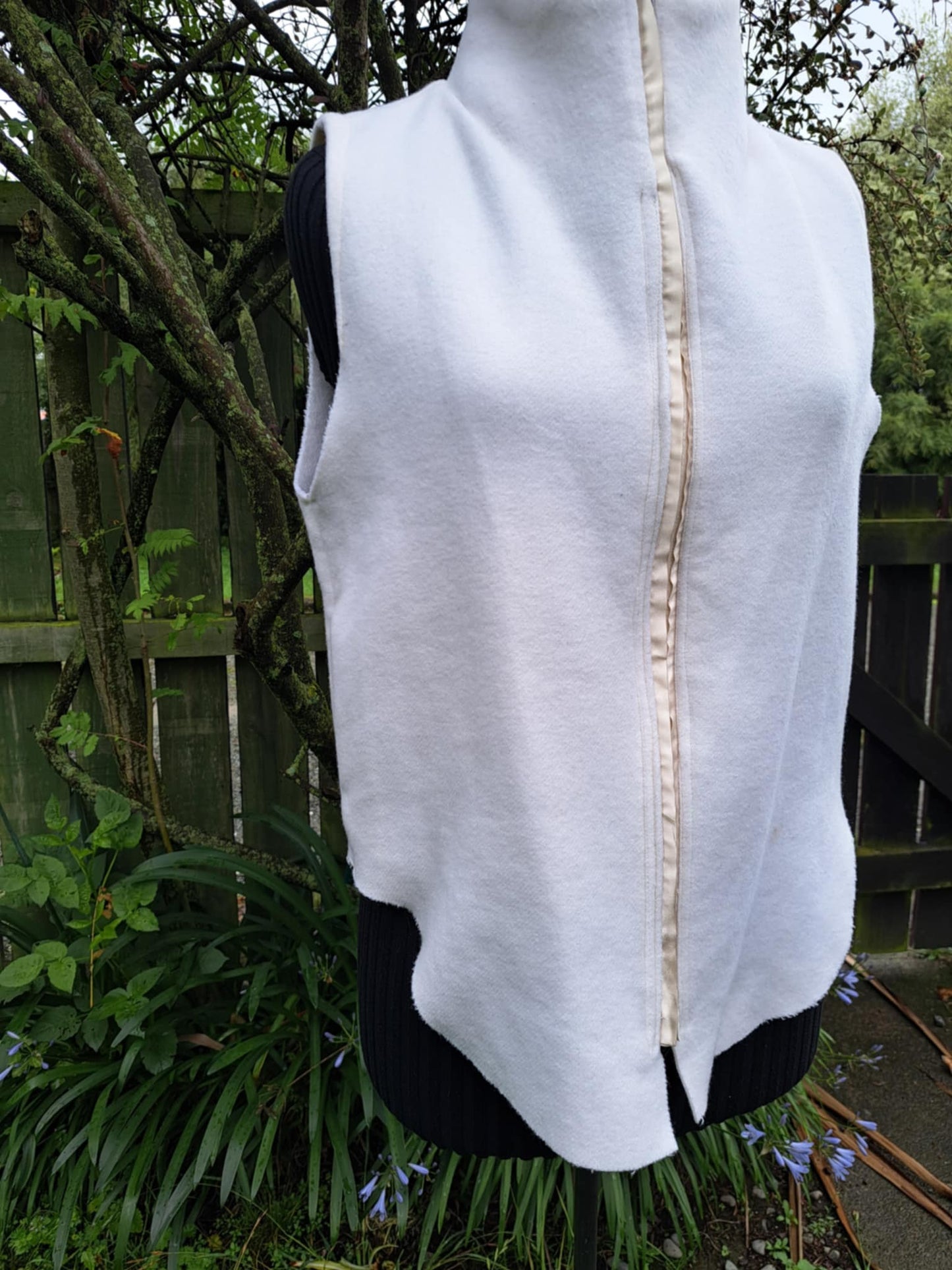 Romantic wool vest for any occasion